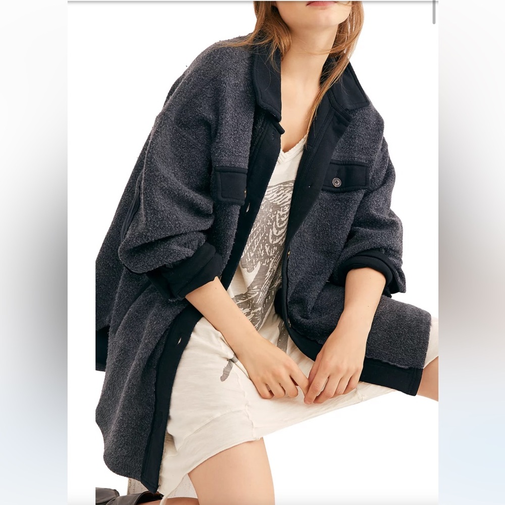 We the free ruby fleece jacket. Size XS. oVersized fit. Slightly worn. No damage